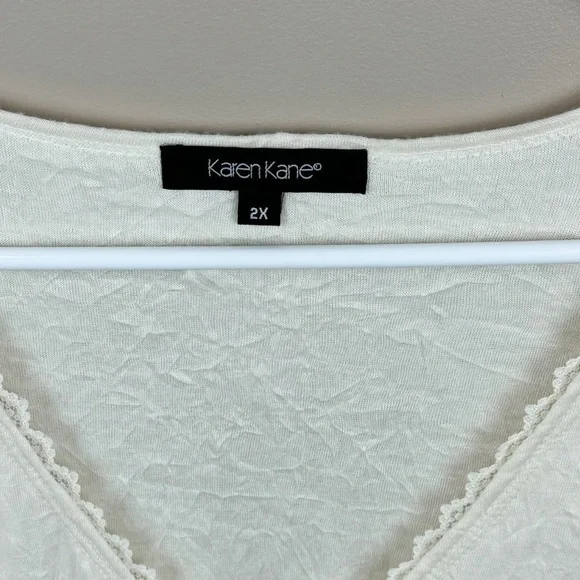 Karen Kane Cream V Neck Floral Crinkle Flare Sleeve Top Size 2X - Picture 6 of 10